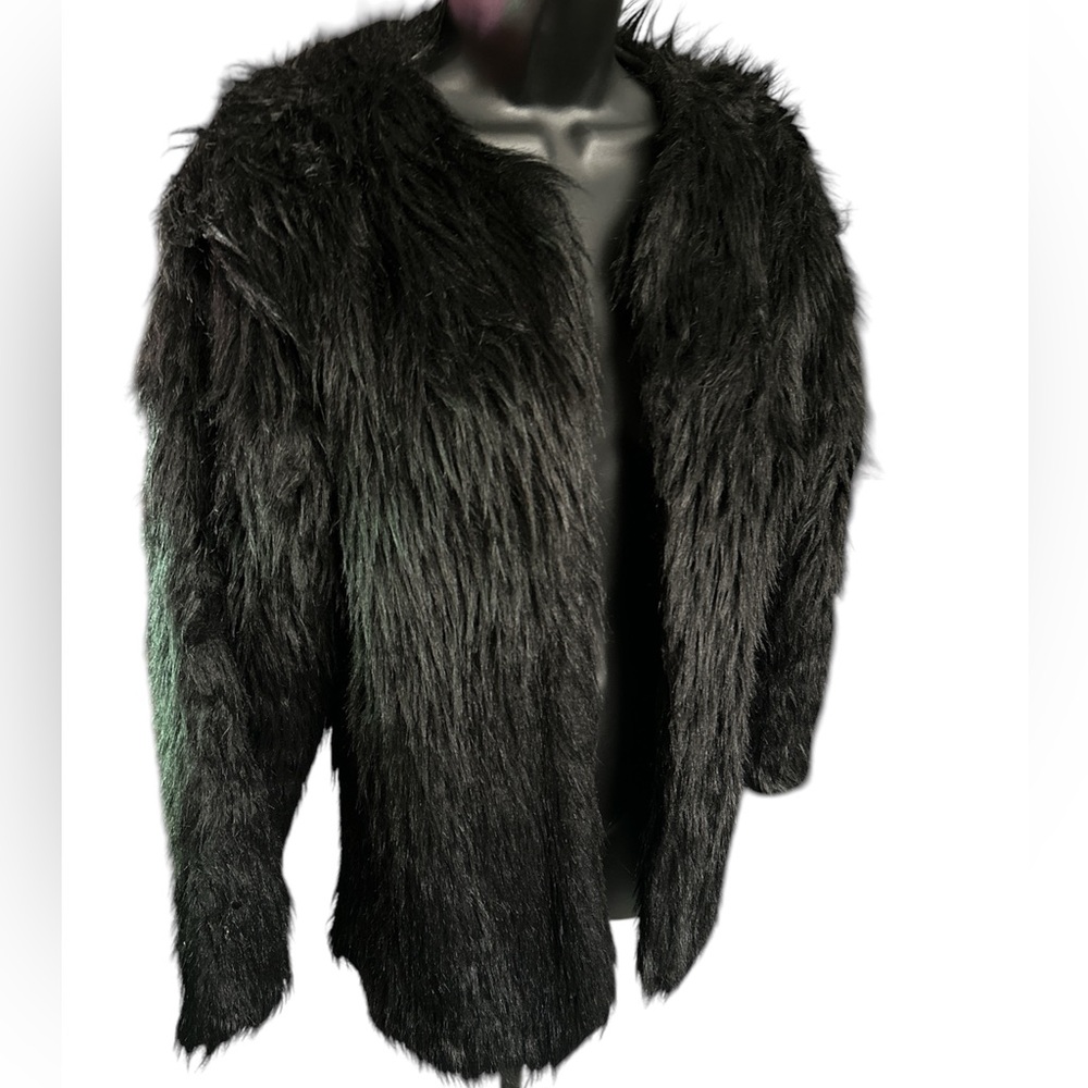 Luxurious Women’s Black Faux Fur Coat - Picture 3 of 6